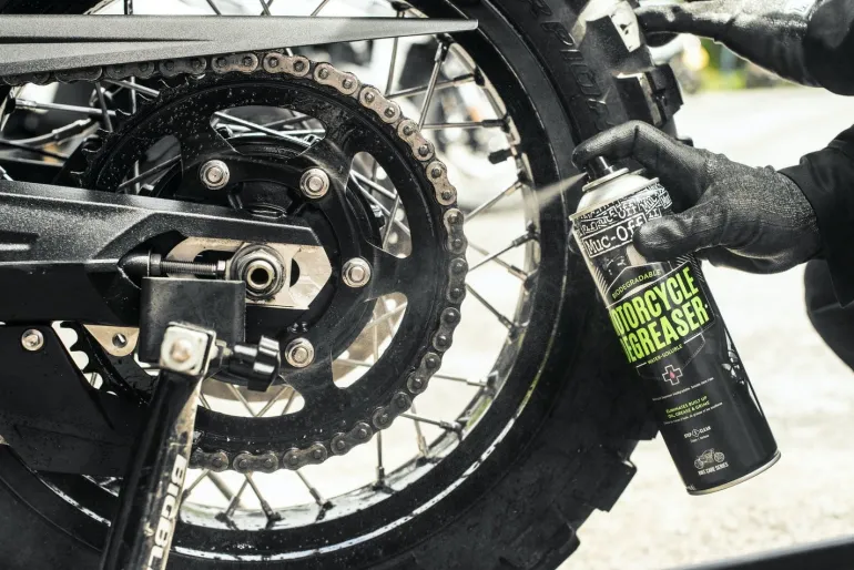 Biodegradowalny spray do Usuwania Smaru Muc-Off Degreaser