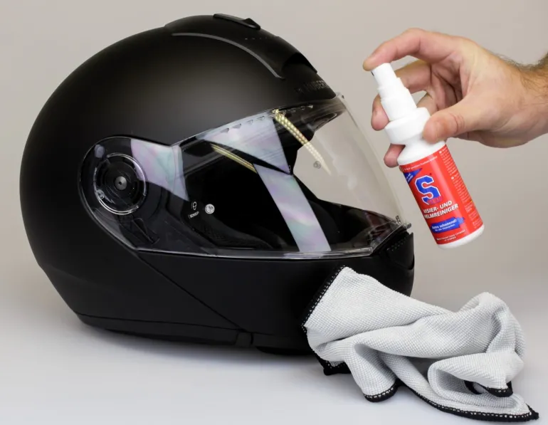 Preparat Do Czyszczenia Wizjera I Skorupy Kasku S100 Visier Und Helmreiniger